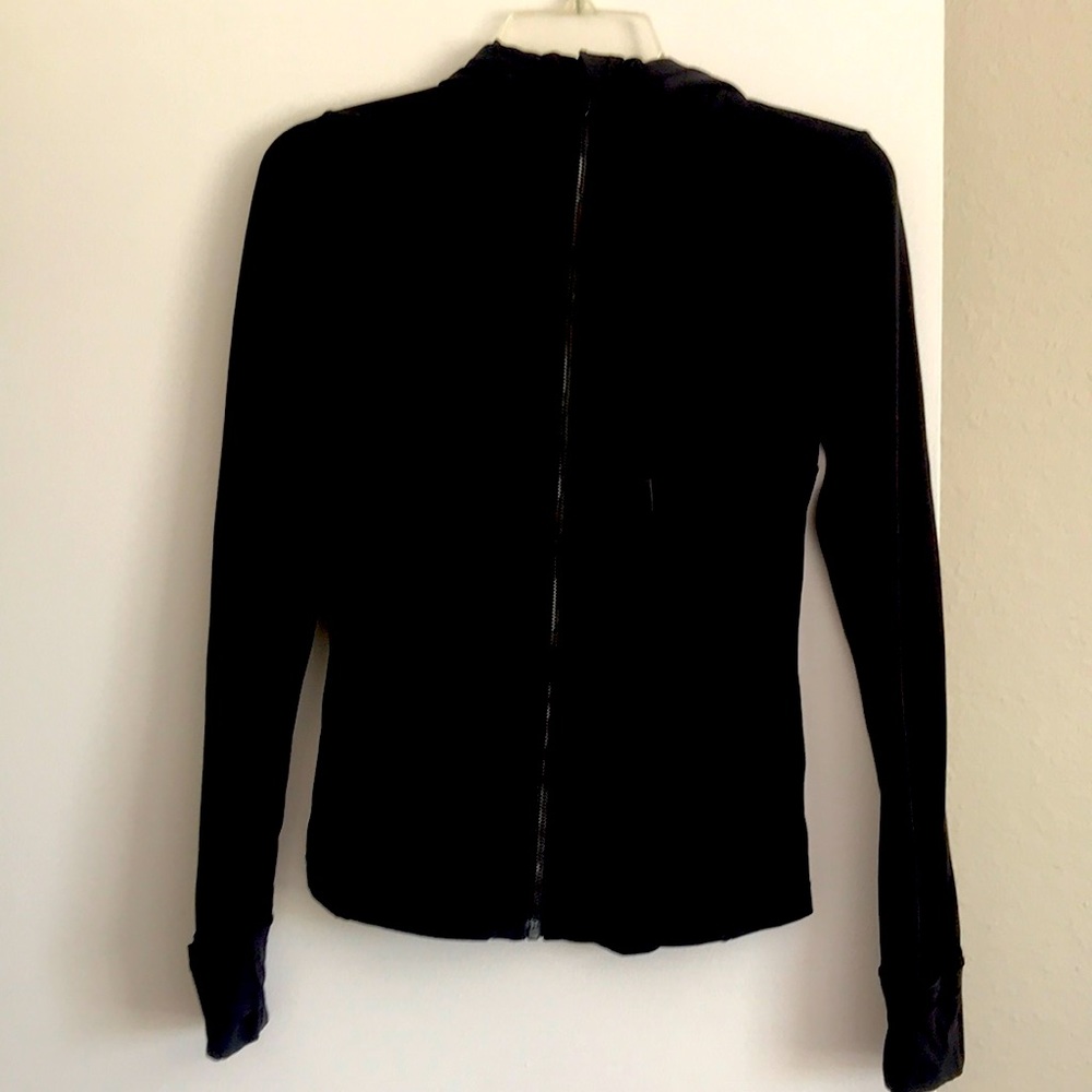 Black Lululemon hoodie
